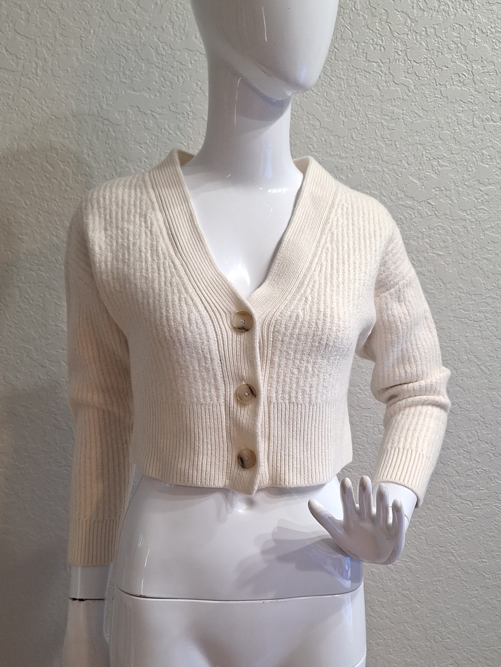 Babaton Aritzia Wool Cropped Sweater